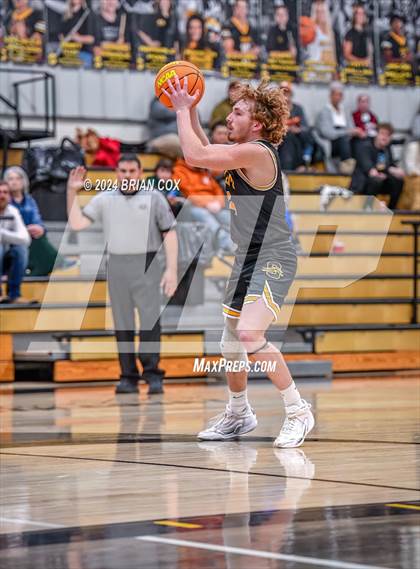Thumbnail 1 in Salem vs Walnut Ridge (3A-2 District Tournament) photogallery.