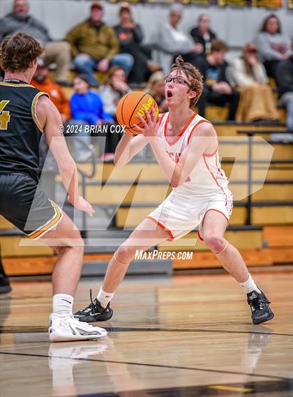 Thumbnail 1 in Salem vs Walnut Ridge (3A-2 District Tournament) photogallery.