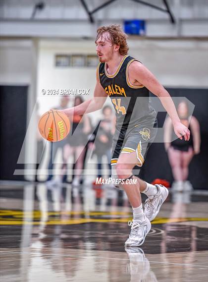 Thumbnail 2 in Salem vs Walnut Ridge (3A-2 District Tournament) photogallery.