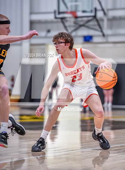 Thumbnail 3 in Salem vs Walnut Ridge (3A-2 District Tournament) photogallery.