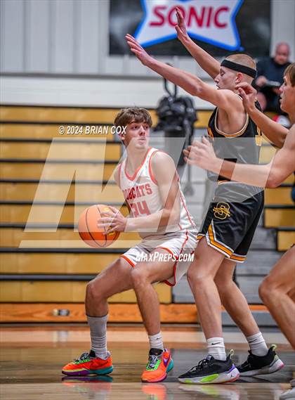 Thumbnail 2 in Salem vs Walnut Ridge (3A-2 District Tournament) photogallery.