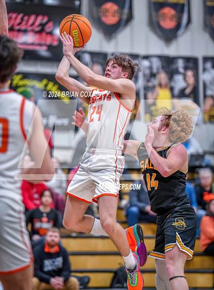 Thumbnail 2 in Salem vs Walnut Ridge (3A-2 District Tournament) photogallery.