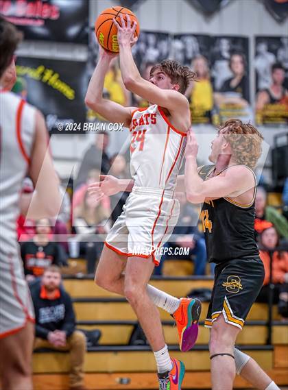 Thumbnail 1 in Salem vs Walnut Ridge (3A-2 District Tournament) photogallery.