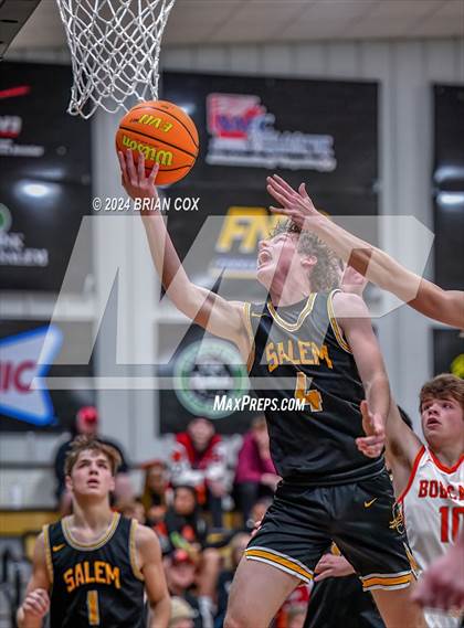 Thumbnail 2 in Salem vs Walnut Ridge (3A-2 District Tournament) photogallery.