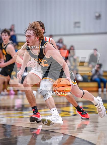 Thumbnail 1 in Salem vs Walnut Ridge (3A-2 District Tournament) photogallery.