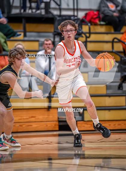 Thumbnail 1 in Salem vs Walnut Ridge (3A-2 District Tournament) photogallery.