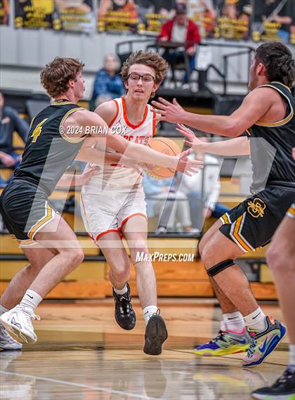 Thumbnail 3 in Salem vs Walnut Ridge (3A-2 District Tournament) photogallery.