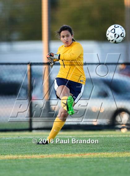 Thumbnail 2 in Woodstock Academy @ Stonington photogallery.