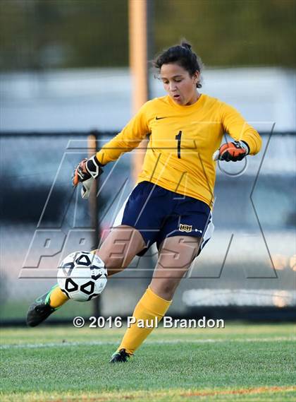 Thumbnail 2 in Woodstock Academy @ Stonington photogallery.