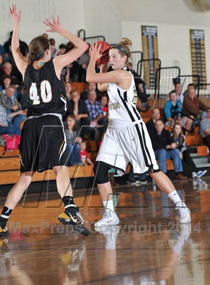 Thumbnail 2 in Rock Canyon vs. Arapahoe (CHSAA 5A Second Round) photogallery.