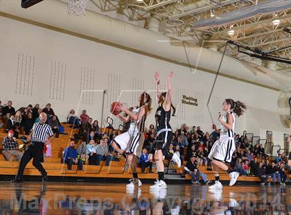 Thumbnail 1 in Rock Canyon vs. Arapahoe (CHSAA 5A Second Round) photogallery.