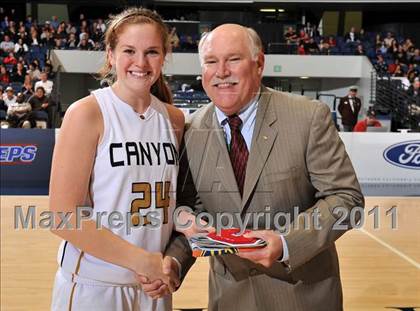 Thumbnail 3 in Harvard-Westlake vs. Canyon (CIF SS 2A Final) photogallery.