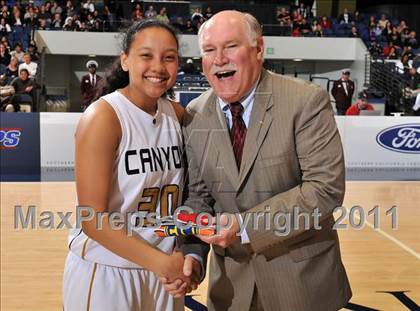 Thumbnail 1 in Harvard-Westlake vs. Canyon (CIF SS 2A Final) photogallery.