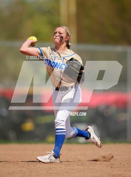 Thumbnail 3 in San Juan vs Duchesne (UHSAA 2A Quarterfinal) photogallery.