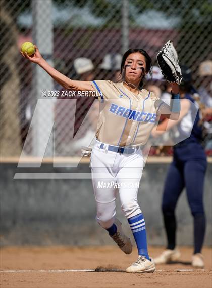 Thumbnail 3 in San Juan vs Duchesne (UHSAA 2A Quarterfinal) photogallery.