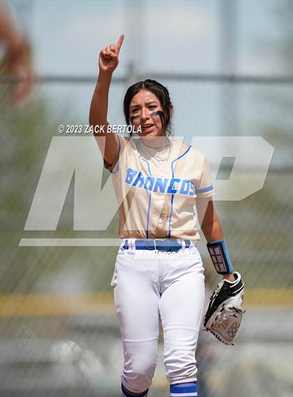 Thumbnail 3 in San Juan vs Duchesne (UHSAA 2A Quarterfinal) photogallery.