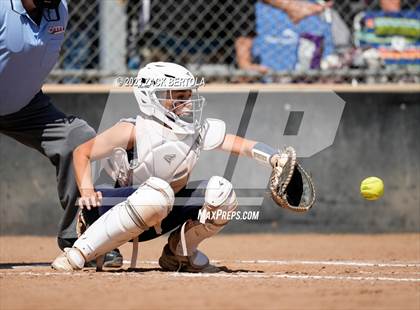 Thumbnail 3 in San Juan vs Duchesne (UHSAA 2A Quarterfinal) photogallery.