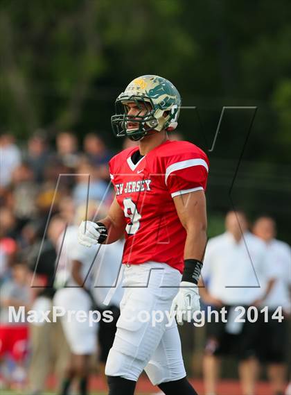 Thumbnail 1 in Phil Simms All-Star Football Classic (North vs. South) photogallery.