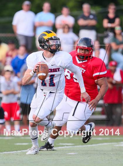 Thumbnail 3 in Phil Simms All-Star Football Classic (North vs. South) photogallery.