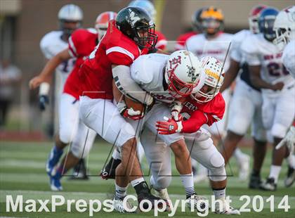 Thumbnail 2 in Phil Simms All-Star Football Classic (North vs. South) photogallery.