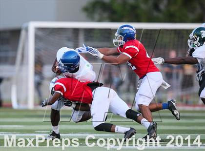 Thumbnail 2 in Phil Simms All-Star Football Classic (North vs. South) photogallery.