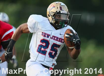 Thumbnail 3 in Phil Simms All-Star Football Classic (North vs. South) photogallery.