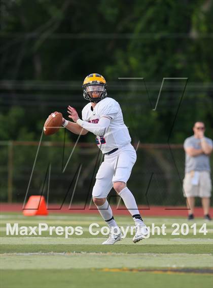 Thumbnail 2 in Phil Simms All-Star Football Classic (North vs. South) photogallery.