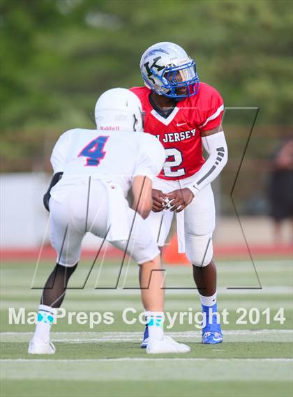 Thumbnail 2 in Phil Simms All-Star Football Classic (North vs. South) photogallery.