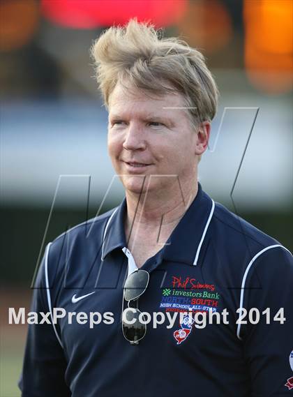 Thumbnail 2 in Phil Simms All-Star Football Classic (North vs. South) photogallery.