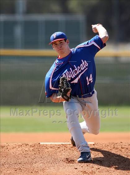 Thumbnail 1 in Temple vs. McCallum (Georgetown Invitational) photogallery.