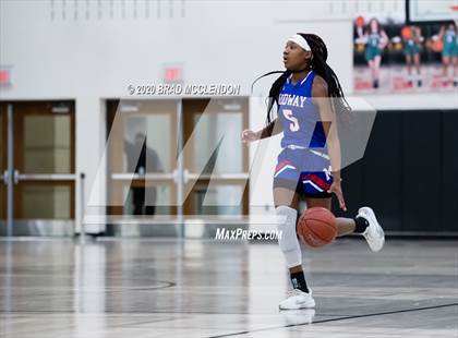 Thumbnail 3 in Midway vs Sachse (UIL 6A Area Playoff) photogallery.