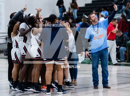 Thumbnail 2 in Midway vs Sachse (UIL 6A Area Playoff) photogallery.