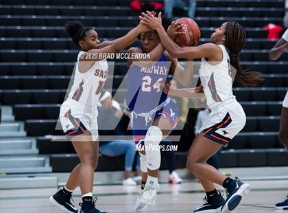 Thumbnail 1 in Midway vs Sachse (UIL 6A Area Playoff) photogallery.