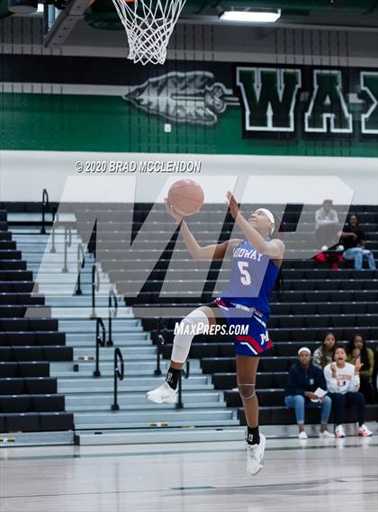Thumbnail 3 in Midway vs Sachse (UIL 6A Area Playoff) photogallery.