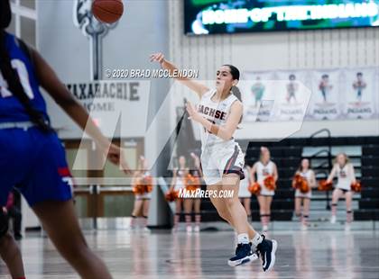 Thumbnail 3 in Midway vs Sachse (UIL 6A Area Playoff) photogallery.