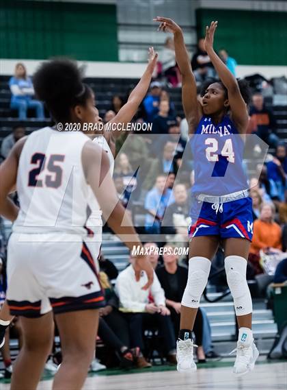 Thumbnail 3 in Midway vs Sachse (UIL 6A Area Playoff) photogallery.