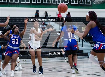 Thumbnail 3 in Midway vs Sachse (UIL 6A Area Playoff) photogallery.