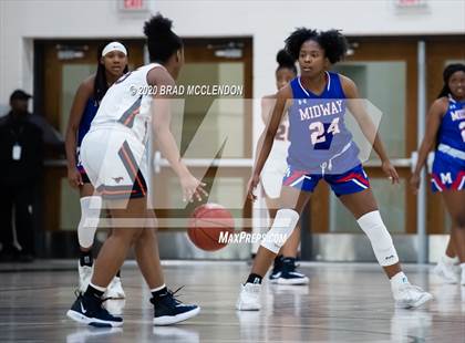Thumbnail 2 in Midway vs Sachse (UIL 6A Area Playoff) photogallery.