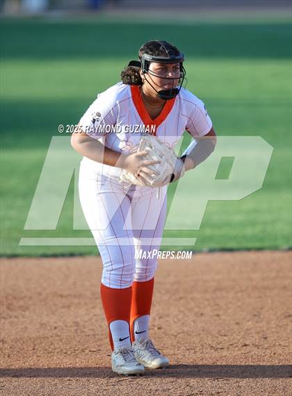 Thumbnail 2 in Coalinga vs. Woodlake (CIFCS - Division IV Championship) photogallery.