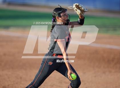 Thumbnail 3 in Coalinga vs. Woodlake (CIFCS - Division IV Championship) photogallery.