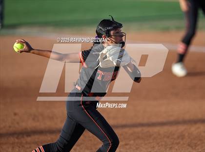 Thumbnail 1 in Coalinga vs. Woodlake (CIFCS - Division IV Championship) photogallery.