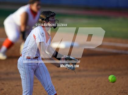 Thumbnail 3 in Coalinga vs. Woodlake (CIFCS - Division IV Championship) photogallery.