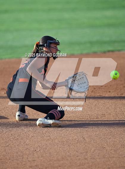 Thumbnail 3 in Coalinga vs. Woodlake (CIFCS - Division IV Championship) photogallery.