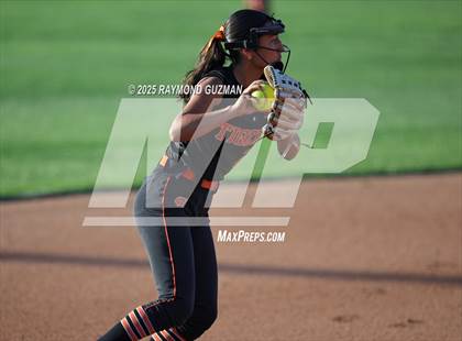 Thumbnail 1 in Coalinga vs. Woodlake (CIFCS - Division IV Championship) photogallery.