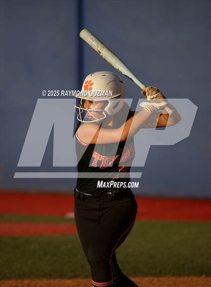 Thumbnail 2 in Coalinga vs. Woodlake (CIFCS - Division IV Championship) photogallery.