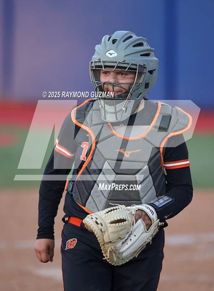 Thumbnail 3 in Coalinga vs. Woodlake (CIFCS - Division IV Championship) photogallery.