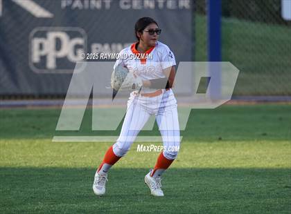 Thumbnail 2 in Coalinga vs. Woodlake (CIFCS - Division IV Championship) photogallery.