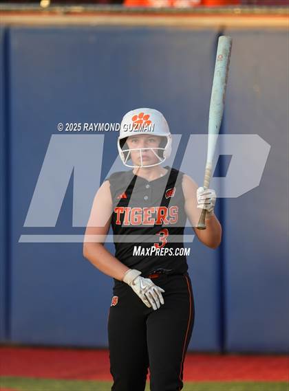 Thumbnail 2 in Coalinga vs. Woodlake (CIFCS - Division IV Championship) photogallery.