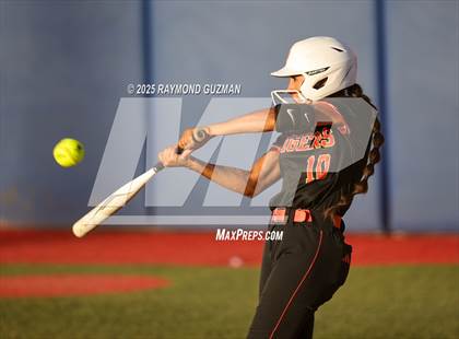 Thumbnail 3 in Coalinga vs. Woodlake (CIFCS - Division IV Championship) photogallery.