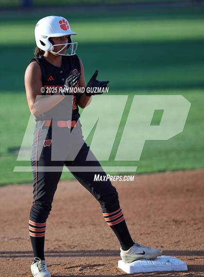 Thumbnail 2 in Coalinga vs. Woodlake (CIFCS - Division IV Championship) photogallery.